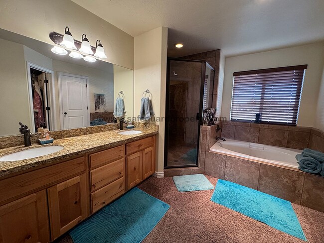 Building Photo - Beautiful Home available with Short Term L...
