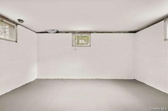 Building Photo - 93 Seton Dr