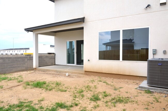 Building Photo - 1027 Birch Loop