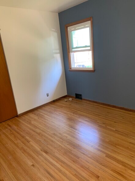 Building Photo - 8109 30th Ave N
