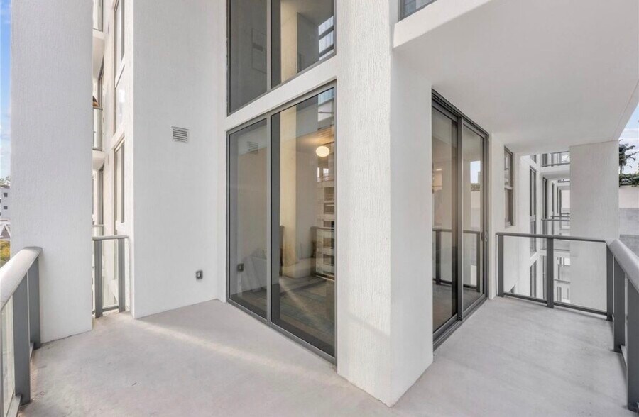 Building Photo - 601 N Miami Ave