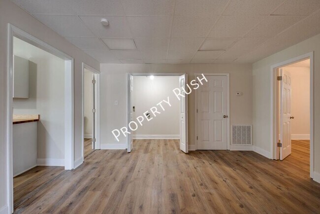 Building Photo - 56 Bell Rd