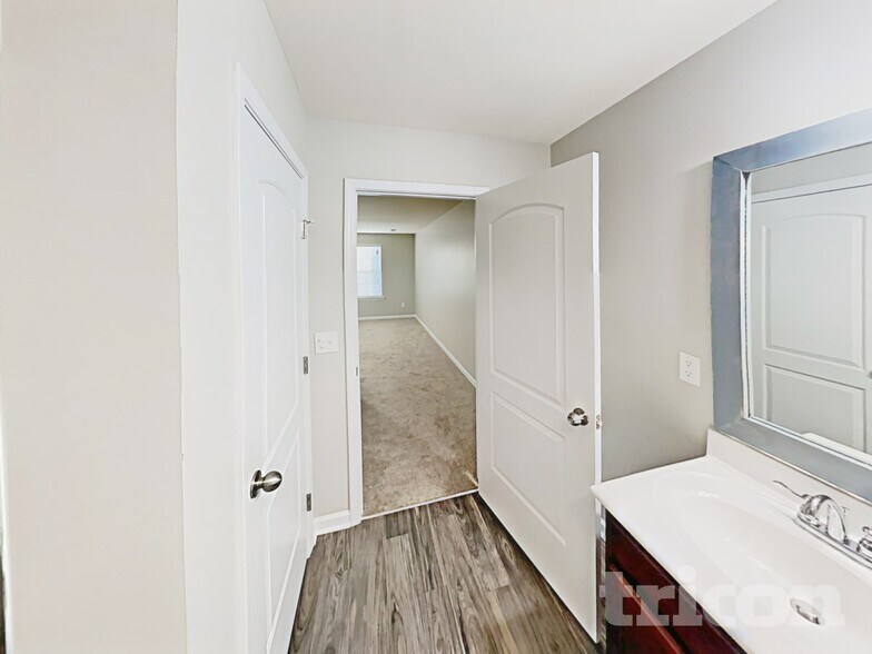 Building Photo - 5775 Midstream Cir