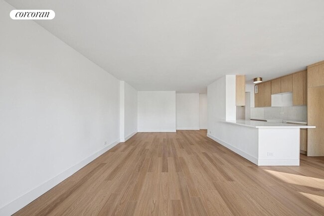 Building Photo - 501 E 87th St