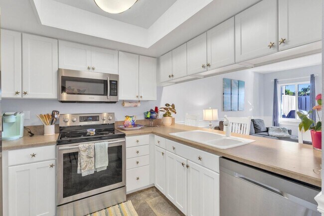 Building Photo - 4949 N Hwy A1A