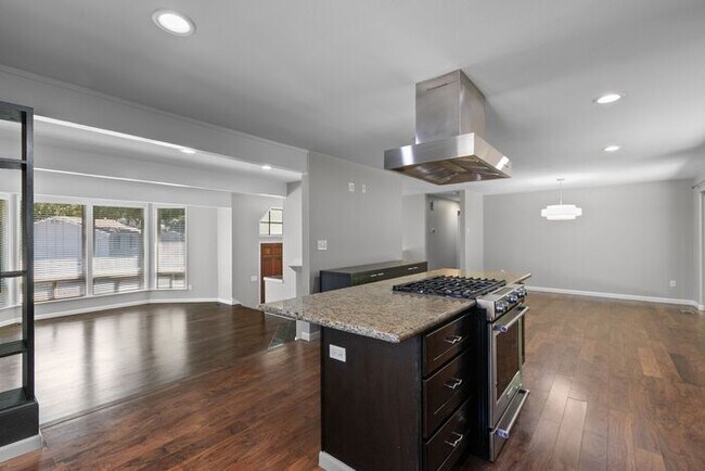 Building Photo - Air Conditioned Urban Retreat in Whispering Pines