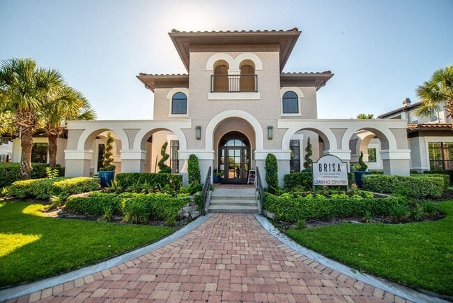 Building Photo - 2840 Shadowbriar Dr