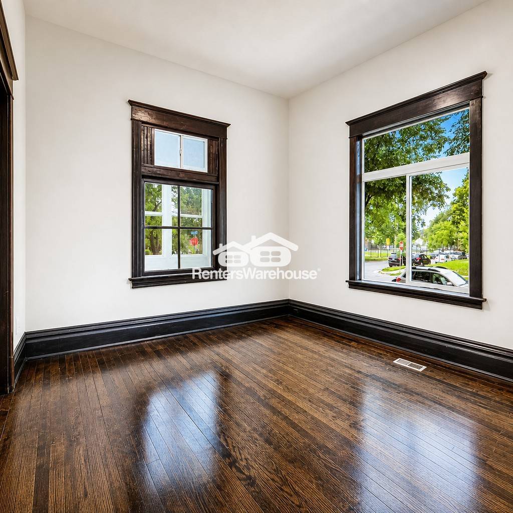 Building Photo - 3348 3rd Ave S