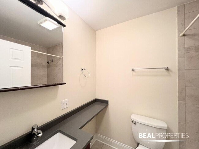 Building Photo - 0 bedroom in CHICAGO IL 60614