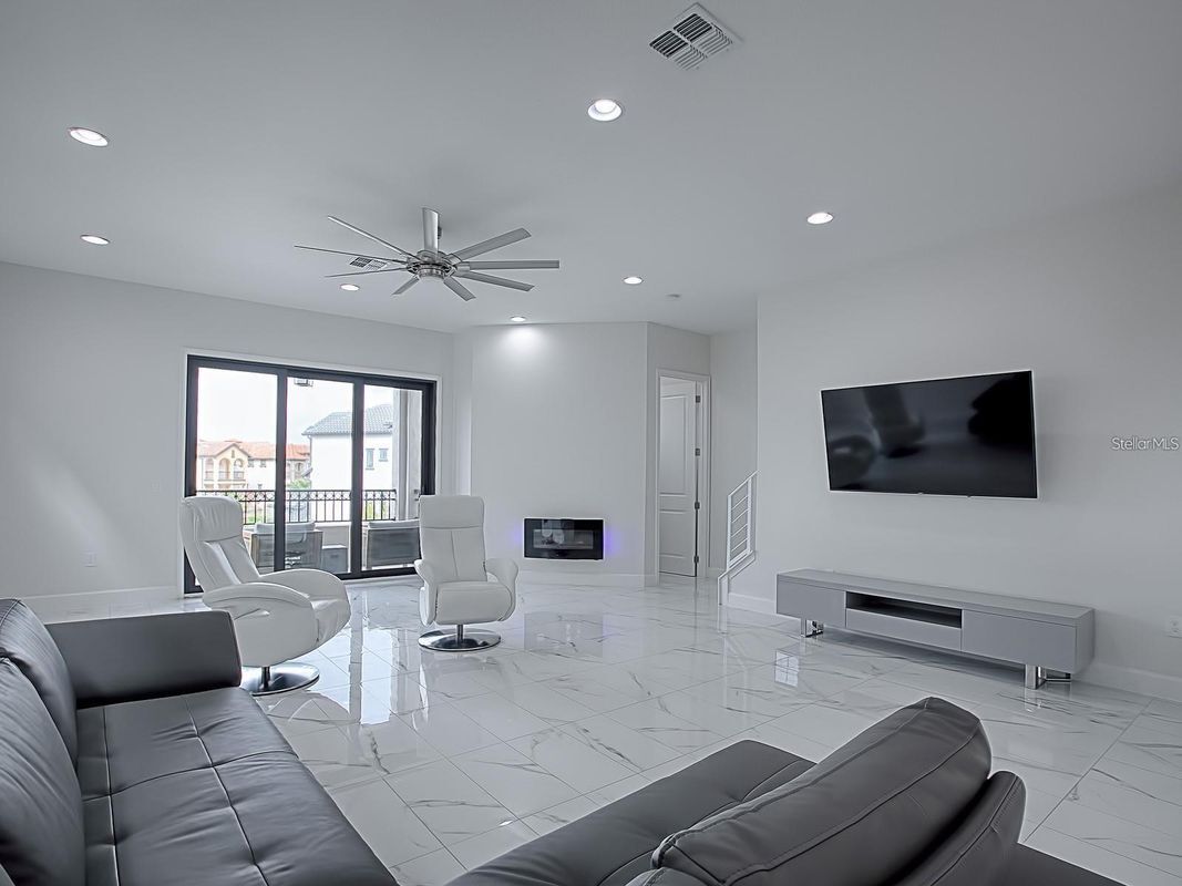 Building Photo - 7661 Toscana Blvd