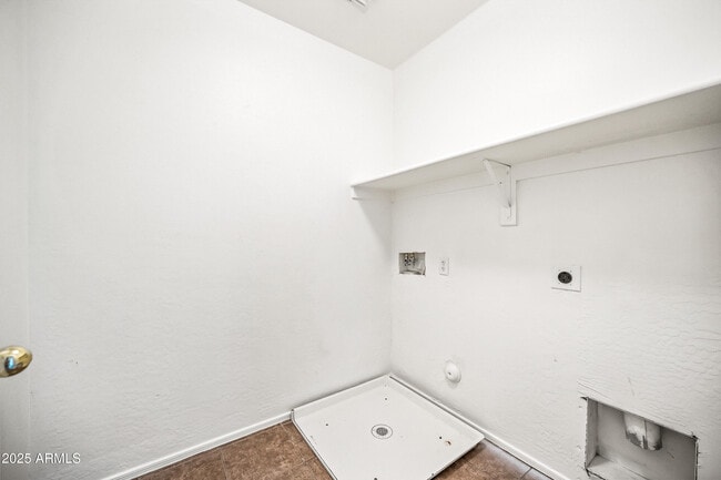 Building Photo - 7026 Cesar St