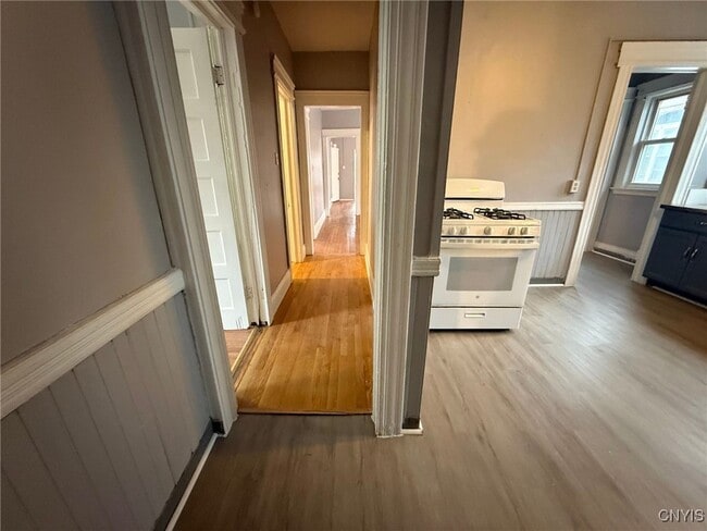 Building Photo - 367 Furman St