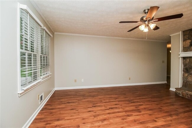 Building Photo - 35 Quails Ct