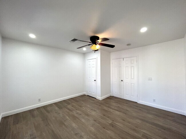 Building Photo - AVAILABLE NOW! GORGEOUS 3 Bedroom 2 Bathroom Cathedral City POOL HOME WITH SOLAR!