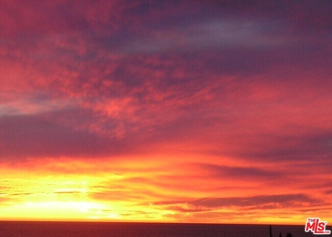 Building Photo - 7012 Birdview Ave