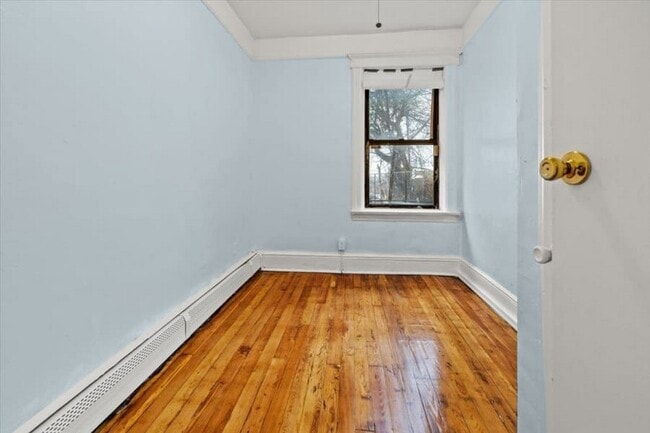 Building Photo - 122A Baldwin Ave