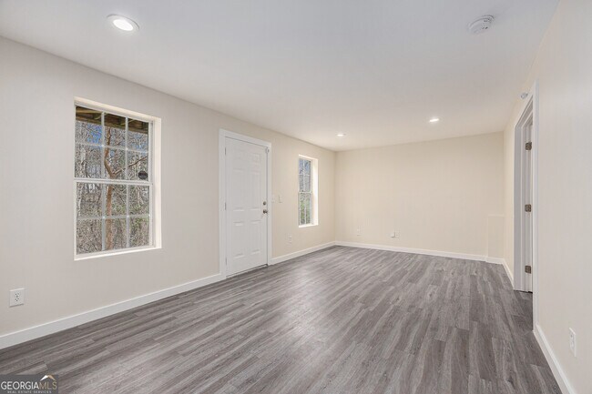 Building Photo - 429 Village Bluff Dr