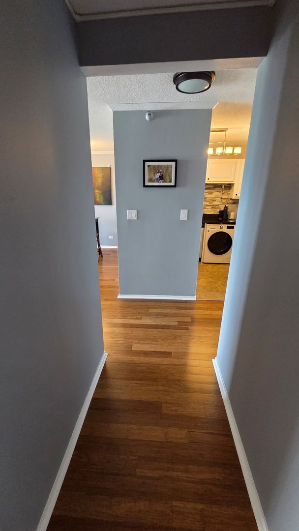 Building Photo - 10 E Ontario St