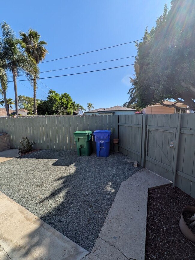 Building Photo - PC - 6673-6675 Amherst