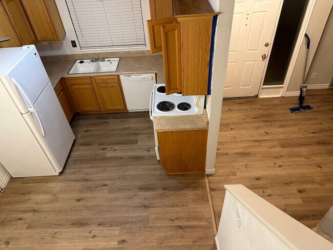 Building Photo - 3 Bedroom Home In St. George With Spacious Backyard