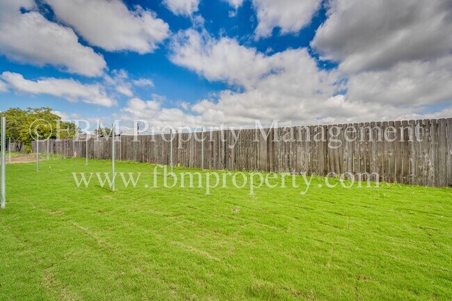 Building Photo - 913 Cooksey Ct