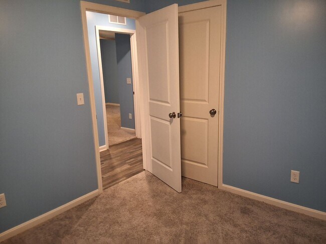 Building Photo - Cozy 3 Bed, 2 Bath House In Vine Grove, KY