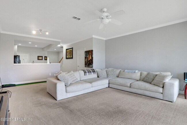 Building Photo - 6846 Roundleaf Dr