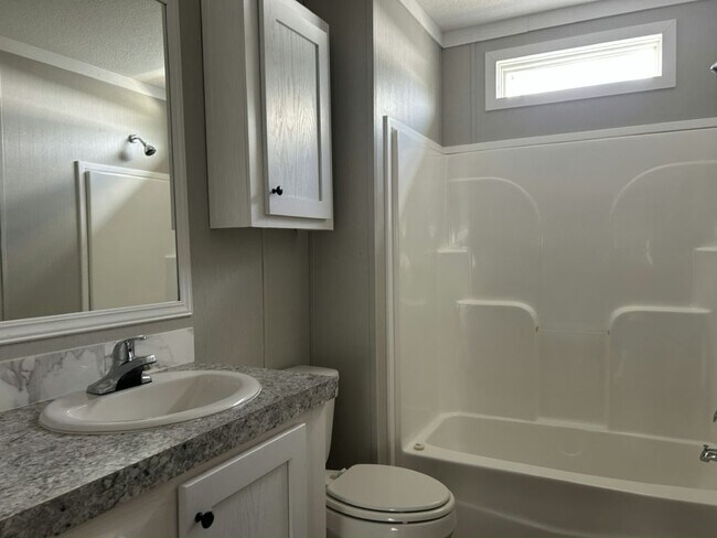Building Photo - 456 Cecilia Dr