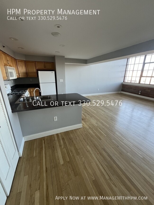 Building Photo - 2404 Prospect Ave E