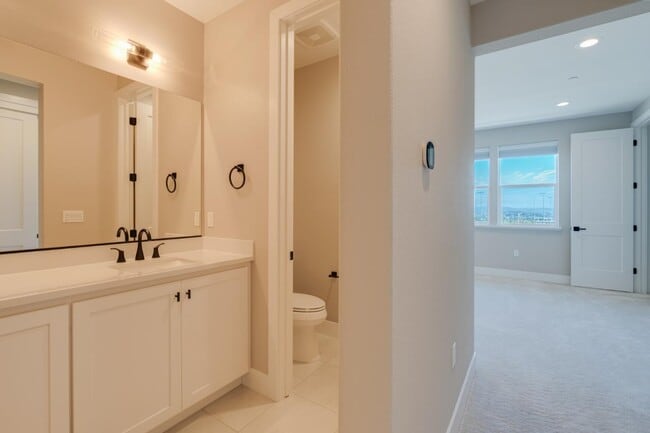 Building Photo - 1416 Venice Ter