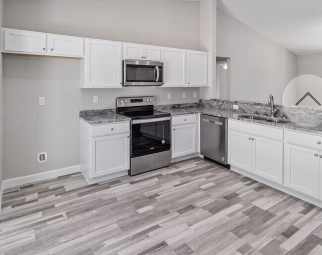 Building Photo - 12922 SW 73rd Ave Rd