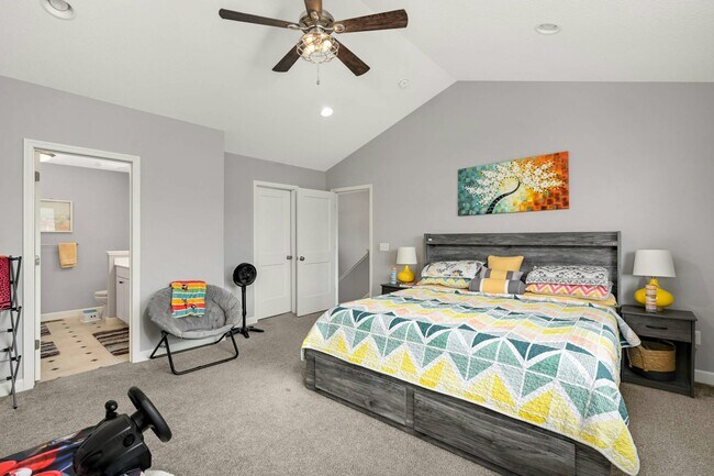 Building Photo - 15641 Fairchild Way