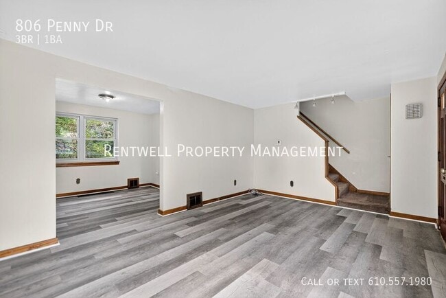 Building Photo - 806 Penny Dr