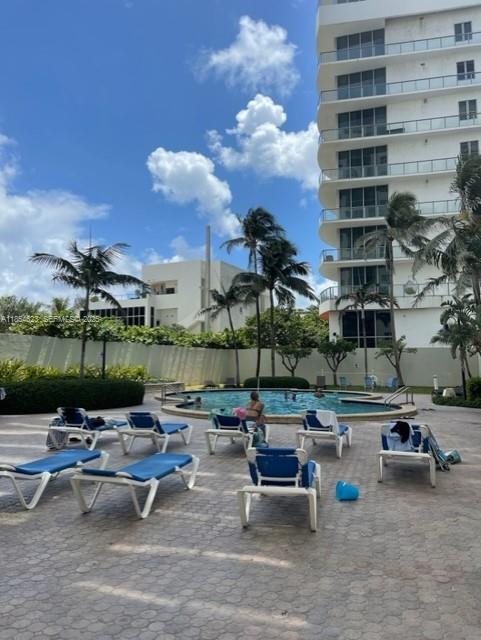 Building Photo - 4001 S Ocean Dr