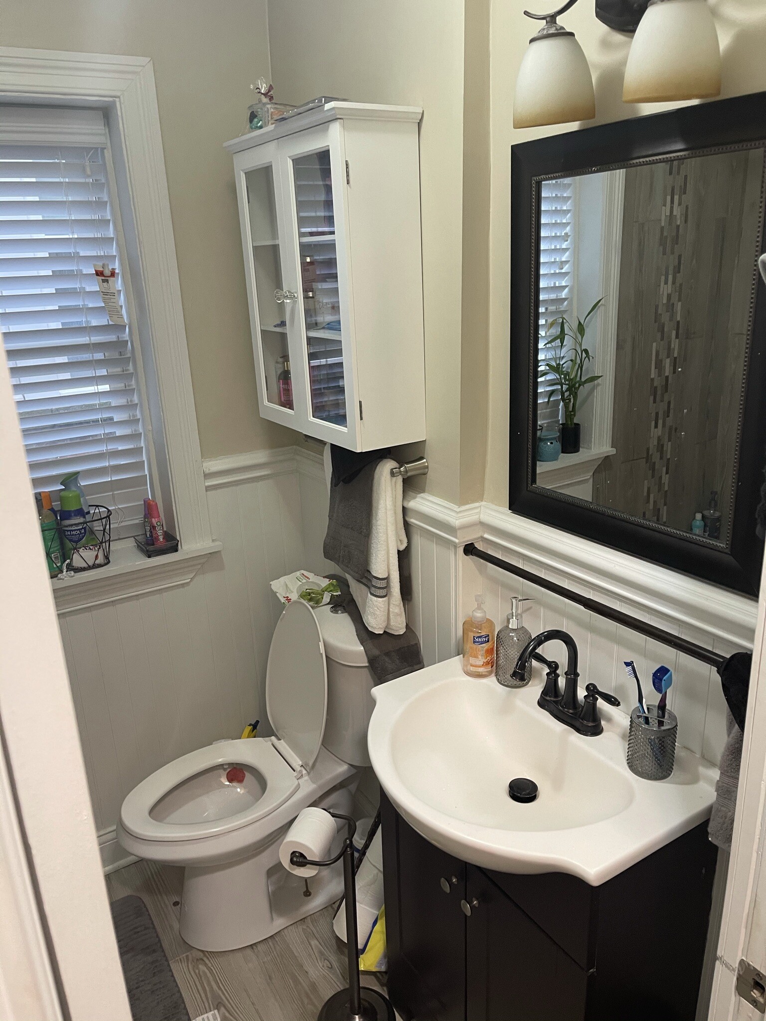 Bath All updated - 1748 E 84th Pl