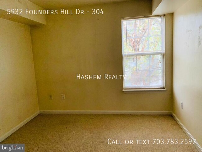 Building Photo - 5932 Founders Hill Dr