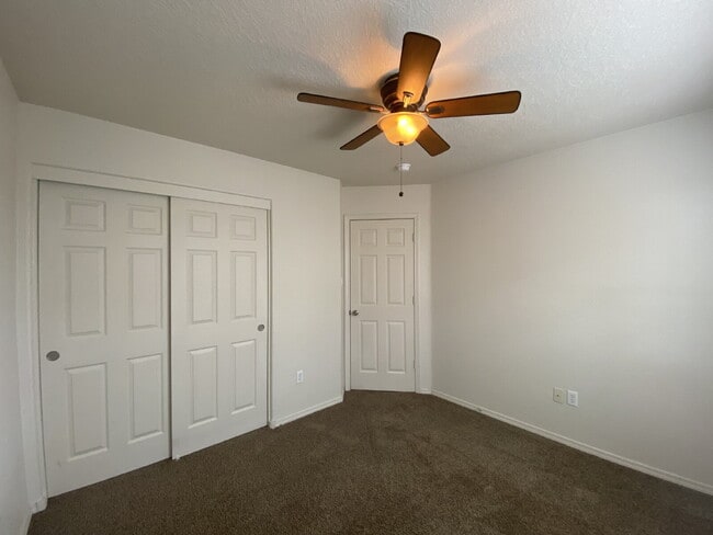 Building Photo - GATED COMMUNITY - 2 Story Townhouse - All BR Upper Level