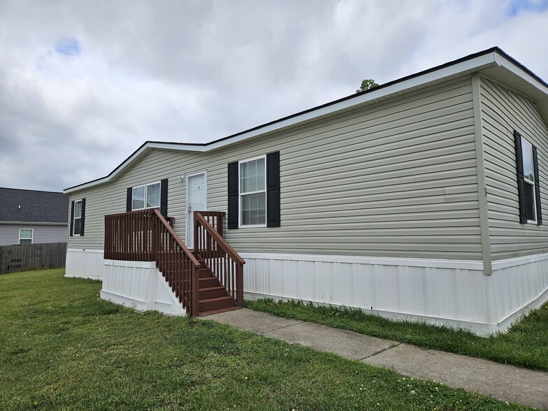Building Photo - 94 Lynnwood Cir