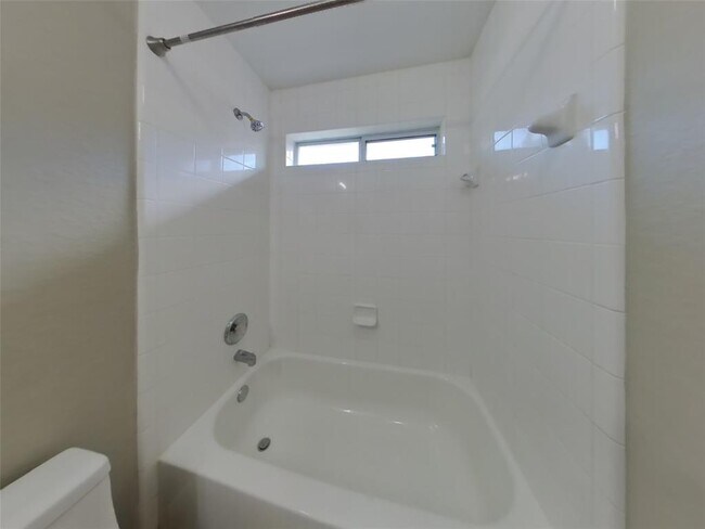 Building Photo - 21478 Olympic Forest Dr
