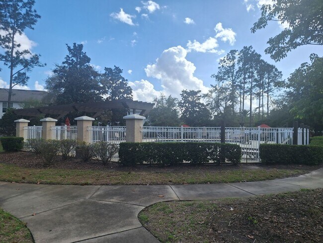 Building Photo - READY SET GO HOME!  REDUCED TO RENT NOW! 3 BEDROOM 2 BATH CONDO! TEXTLINDA PATTI AT 386.837.2882