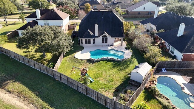 Building Photo - 6272 N Fawnlake Dr