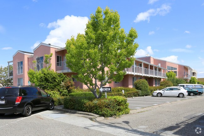 Building Photo - Broadway Manor Apartments