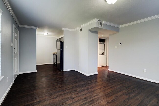 Primary Photo - 1600 W T C Jester Blvd