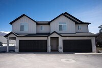 Building Photo - 520 E South Weber Dr