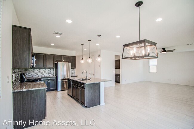 Building Photo - 5 br, 3 bath House - 7539 E OLLA Avenue