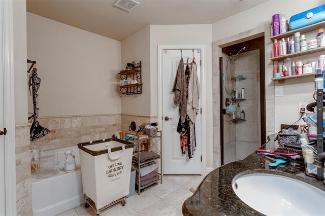 Building Photo - 1120 Whispering Meadows