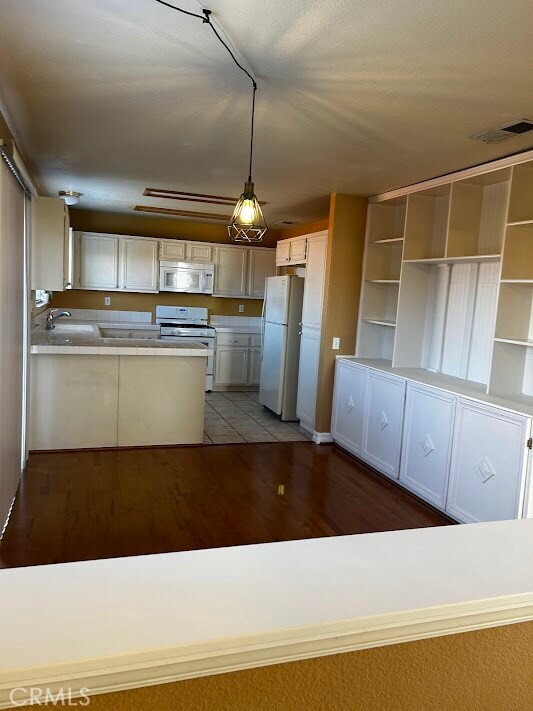 Building Photo - 1009 Sunbeam Ln