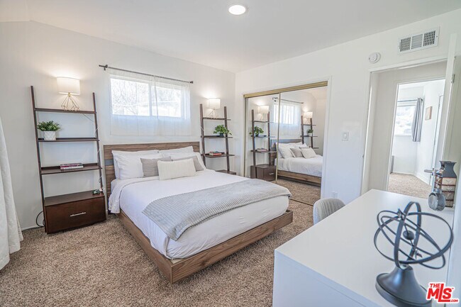 Building Photo - 35315 Glenwall St