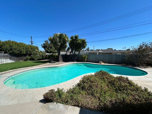 Building Photo - 18172 St Moritz Cir