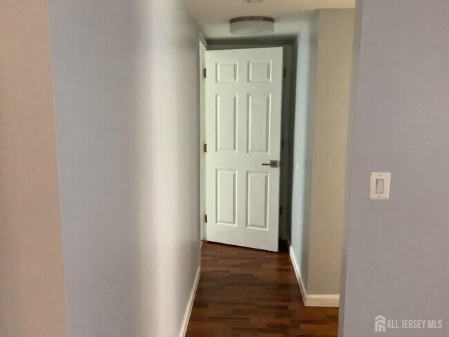 Building Photo - 404 Plymouth Rd